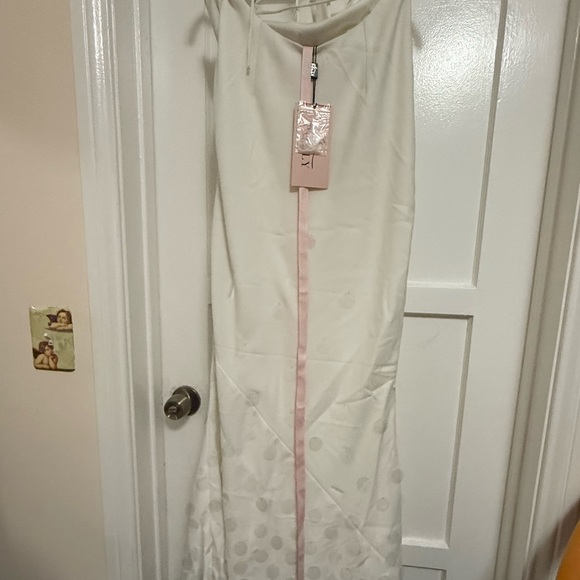 Oh Polly White Magnolia Maxi dress - Picture 5 of 5